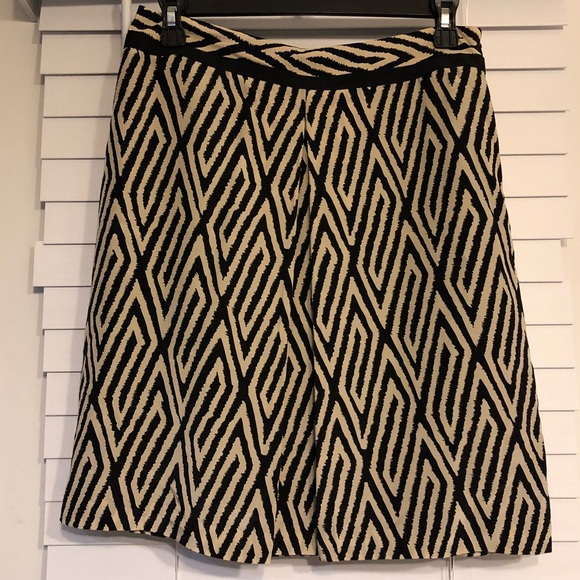 Ann Taylor Petites | Print A-Line Work Skirt | Size 4 - Picture 2 of 4